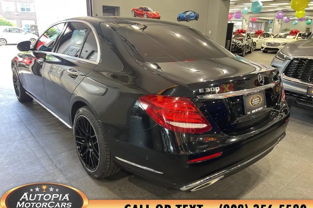 2018 Mercedes Benz E 300 4MATIC photo 1