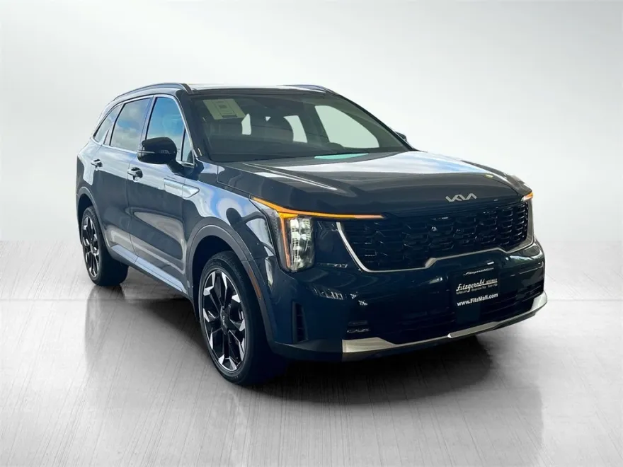 2025 Kia Sorento EX photo 1