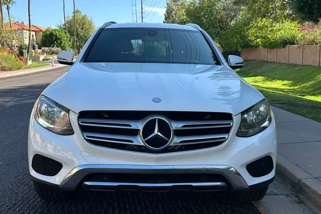 2017 Mercedes Benz GLC 300 photo 1