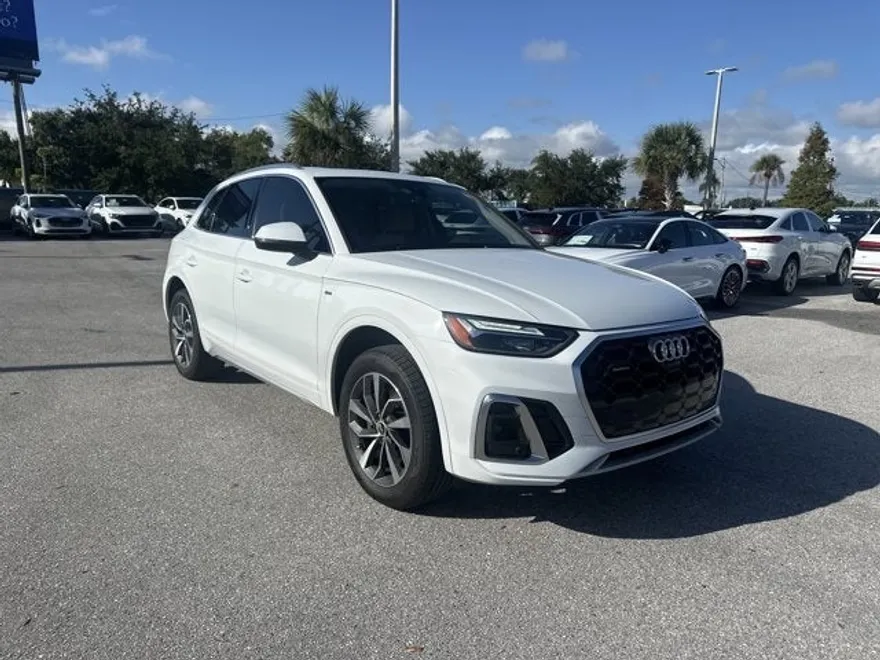 2022 Audi Q5 S line Premium Plus photo 1