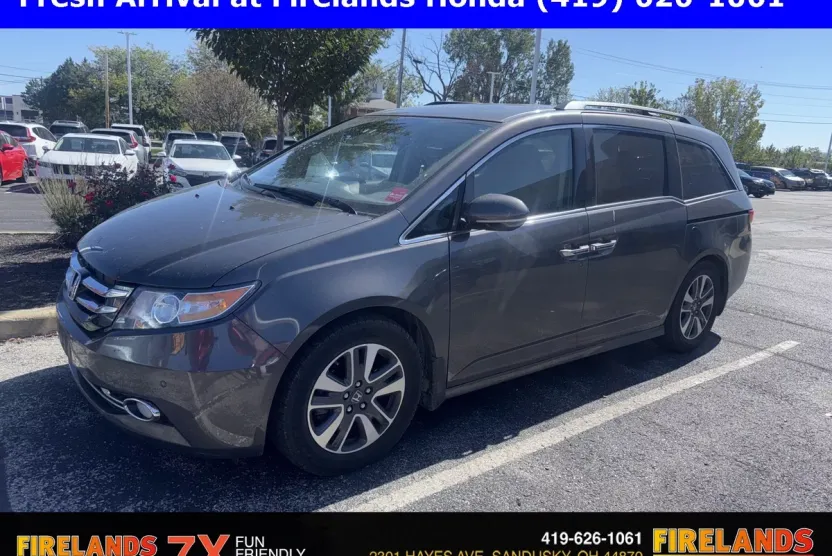 2017 Honda Odyssey Touring photo 1