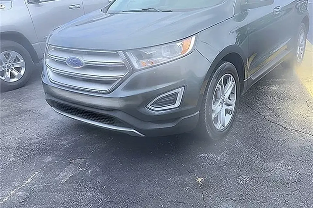 2015 Ford Edge Titanium photo 1