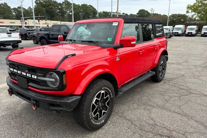 2021 Ford Bronco Outer Banks photo 1
