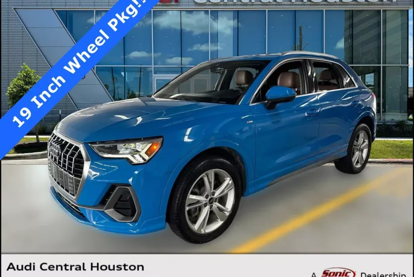 2022 Audi Q3 S line Premium Plus photo 1