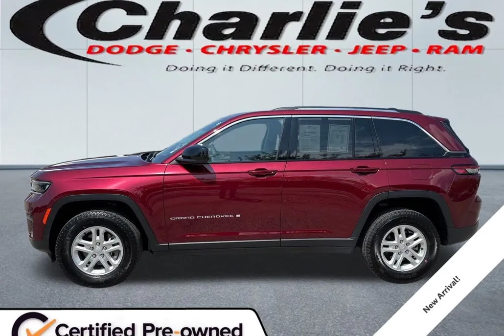 2023 Jeep Grand Cherokee Laredo photo 1