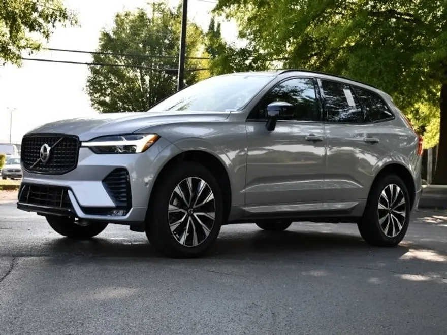 2025 Volvo XC60 B5 Plus photo 1