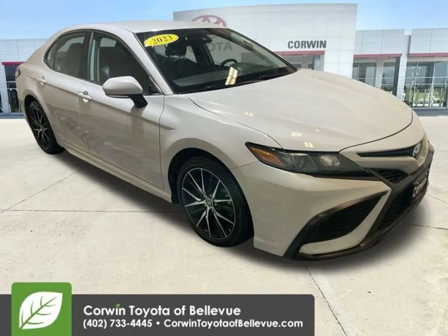 2023 Toyota Camry SE photo 1
