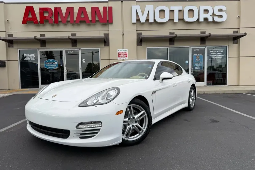 2012 Porsche Panamera Base photo 1