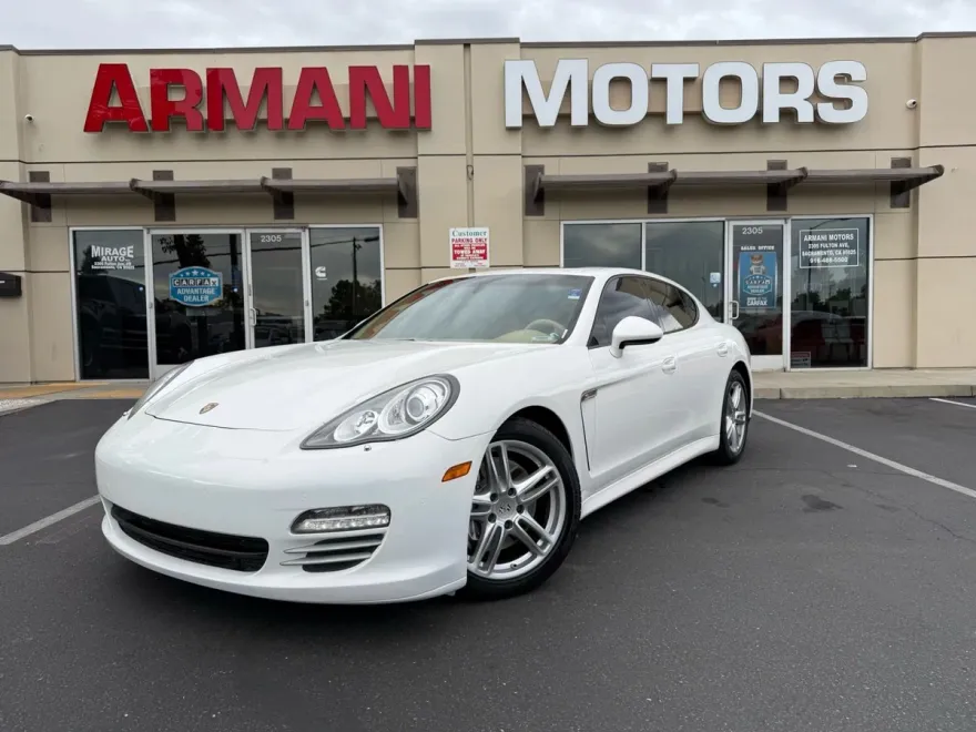 2012 Porsche Panamera Base photo 1