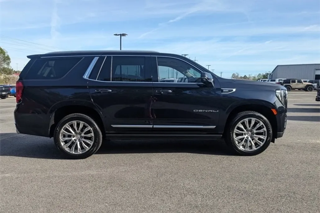 2022 Gmc Yukon Denali photo 1