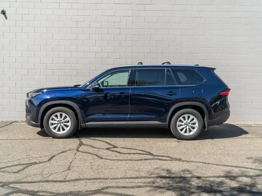 2024 Toyota Grand Highlander XLE photo 1