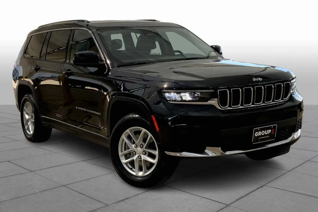 2023 Jeep Grand Cherokee Laredo photo 1