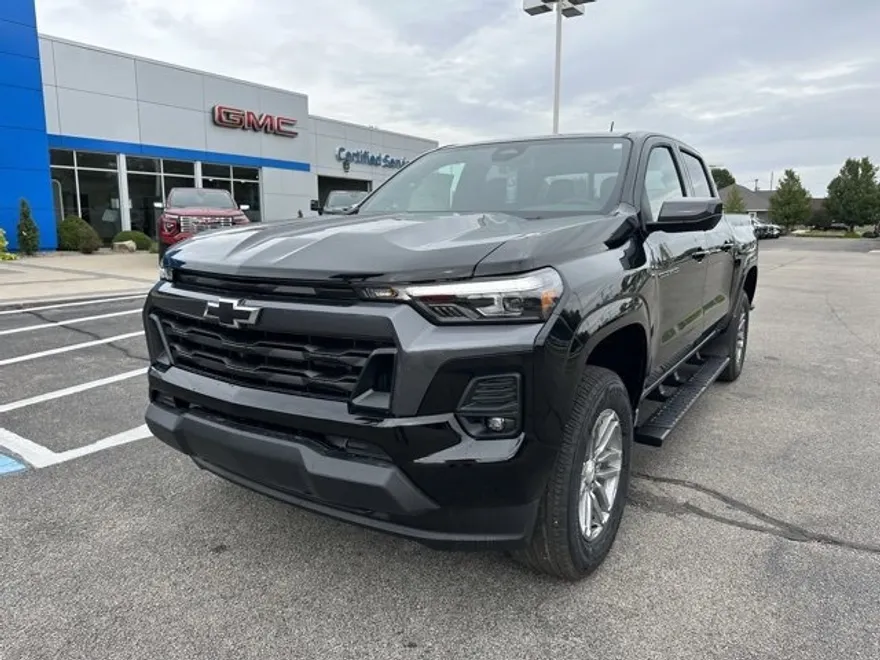 2026 Chevrolet Colorado LT photo 1
