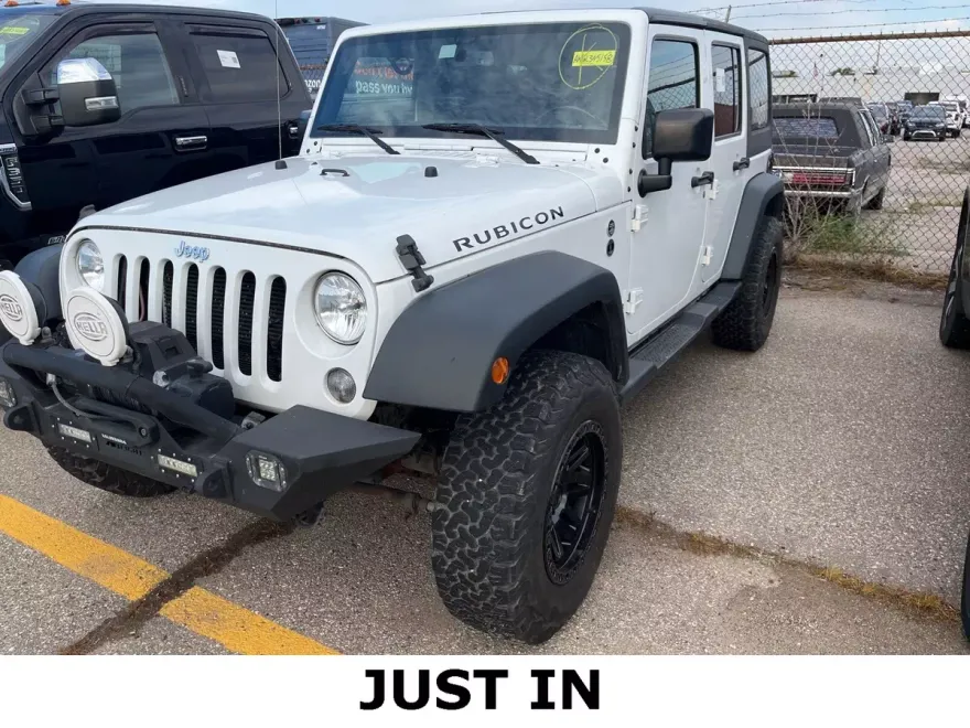 2016 Jeep Wrangler Unlimited Rubicon photo 1