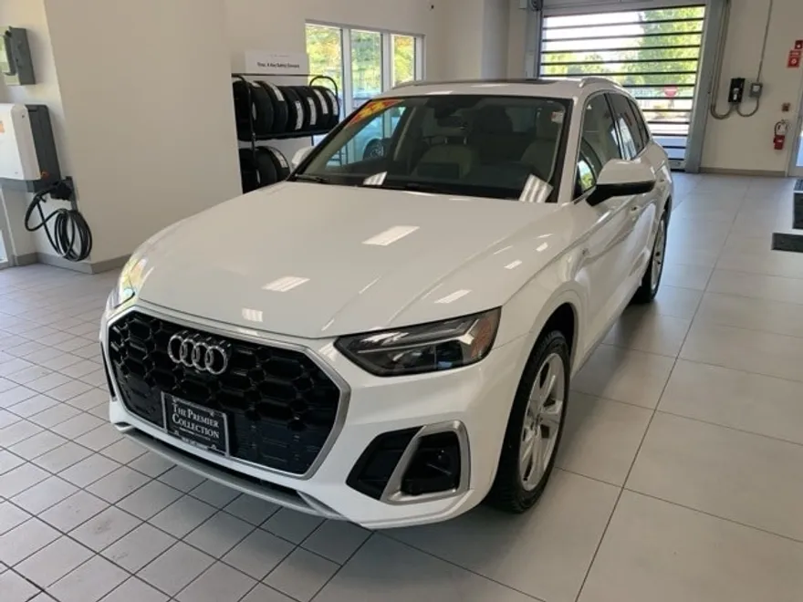 2022 Audi Q5 45 S line Premium Plus photo 1