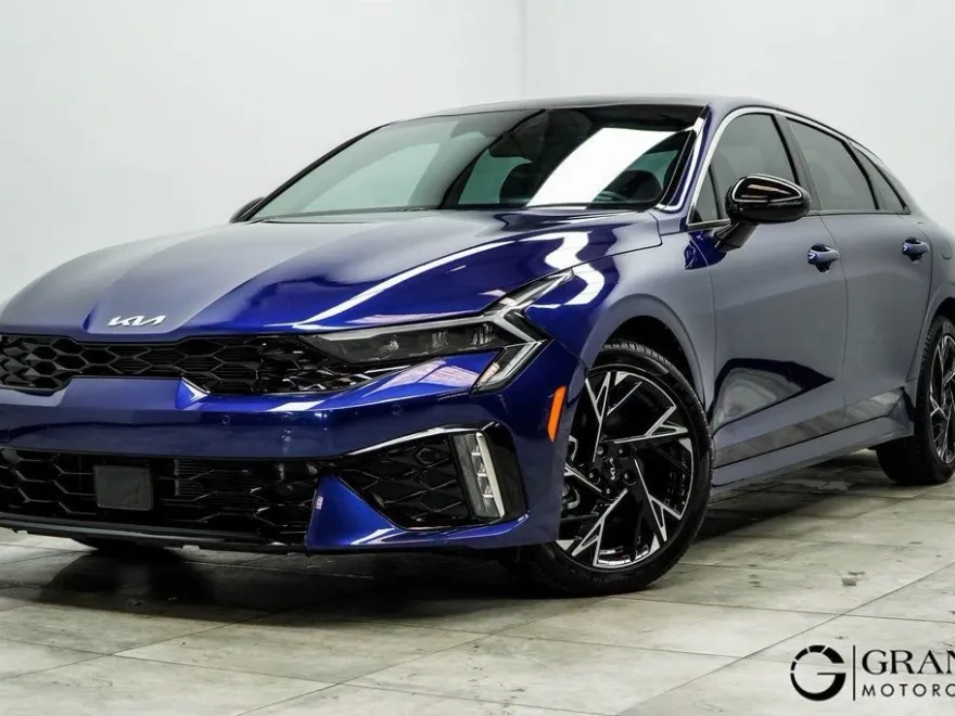 2025 Kia K5 GT-Line photo 1