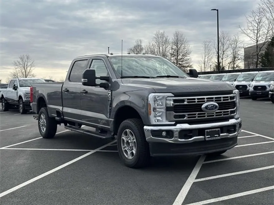 2025 Ford F-350 photo 1