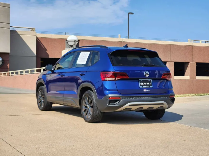 2023 Volkswagen Taos S photo 1