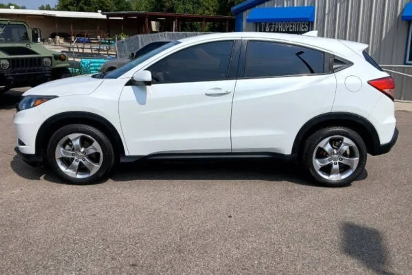 2018 Honda HR-V LX photo 1