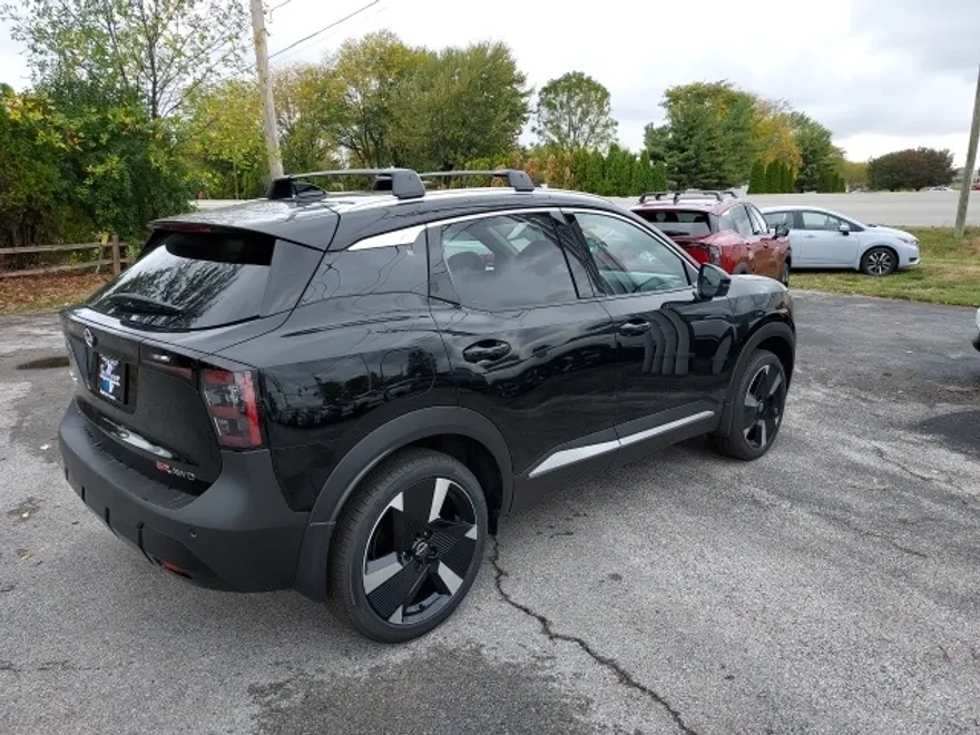 2026 Nissan Kicks SR photo 1