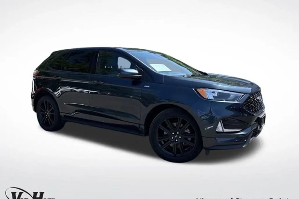2022 Ford Edge ST photo 1