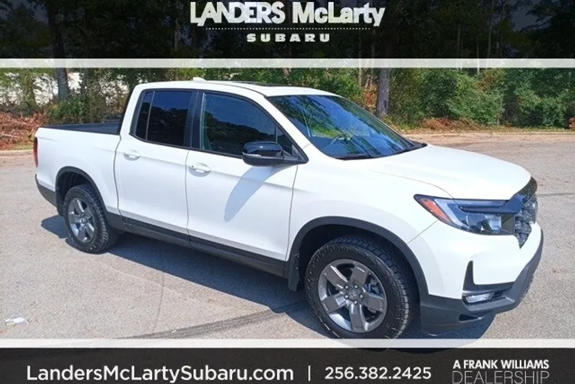 2025 Honda Ridgeline TrailSport photo 1