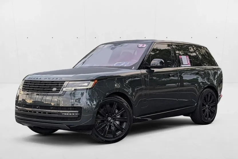 2023 Land Rover Range Rover SE photo 1