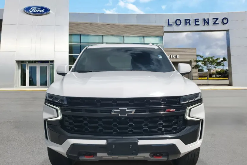 2023 Chevrolet Suburban Z71 photo 1