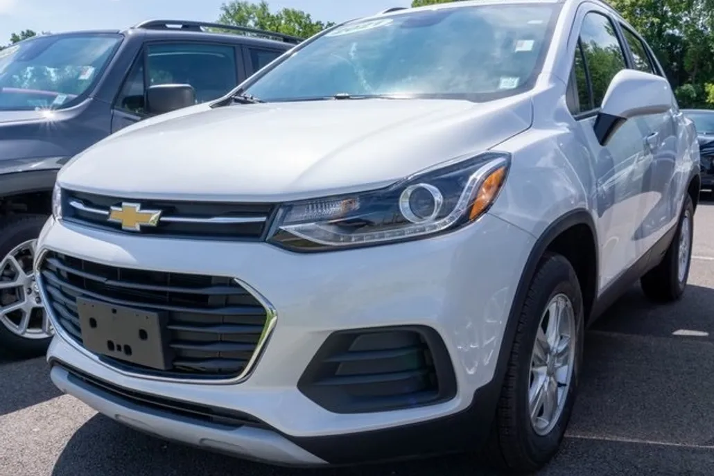 2021 Chevrolet Trax LT photo 1