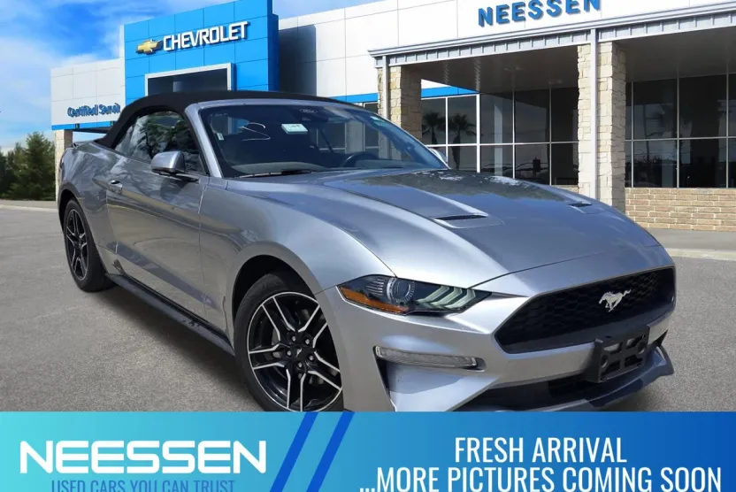 2023 Ford Mustang photo 1