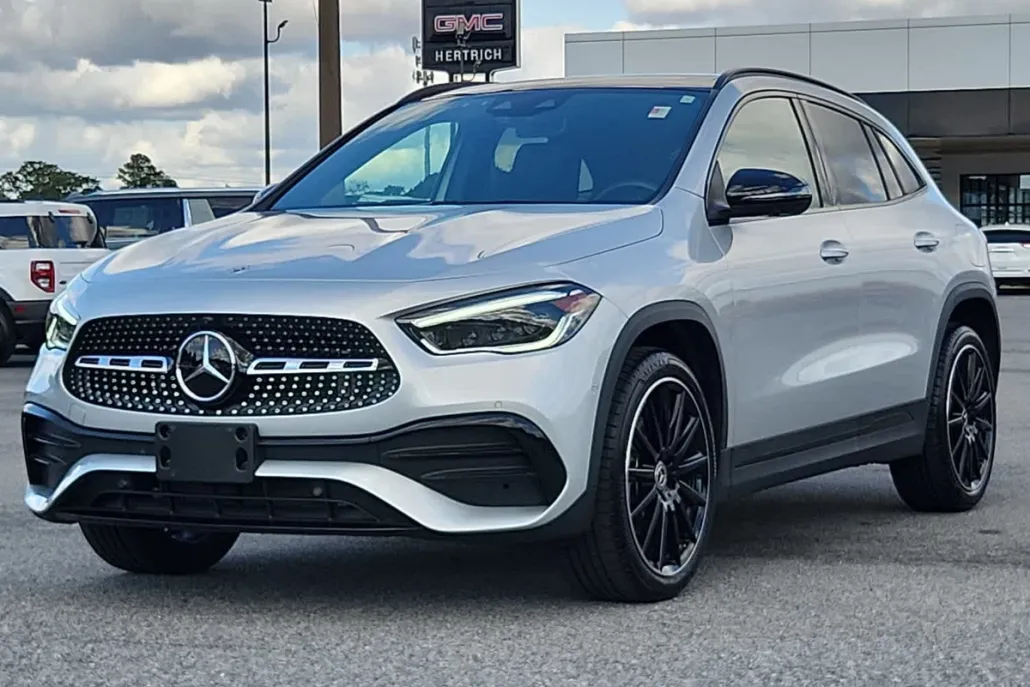 2023 Mercedes Benz GLA 250 4MATIC photo 1