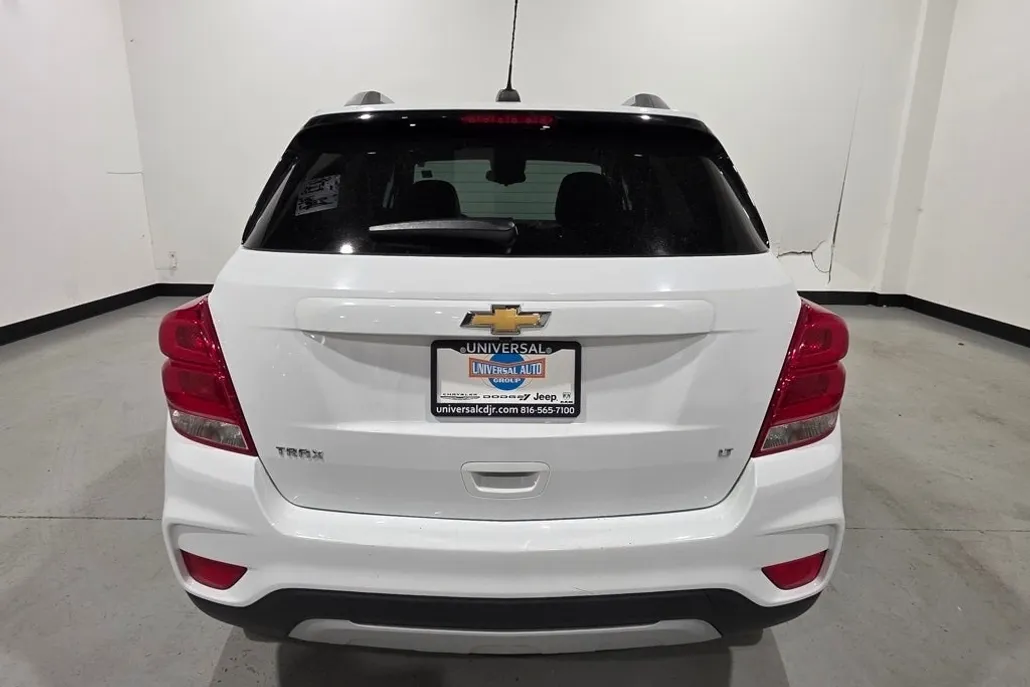 2020 Chevrolet Trax LT photo 1