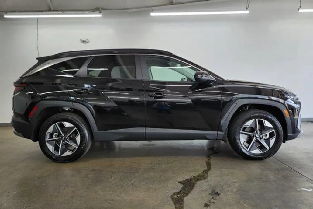 2025 Hyundai Tucson SEL photo 1