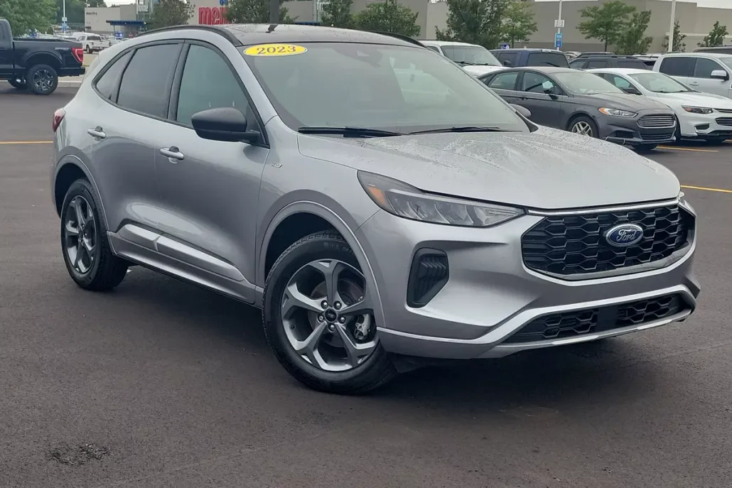2023 Ford Escape ST-Line photo 1