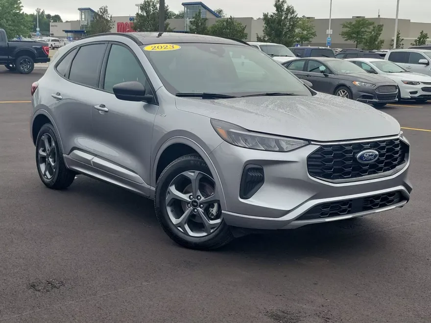 2023 Ford Escape ST-Line photo 1