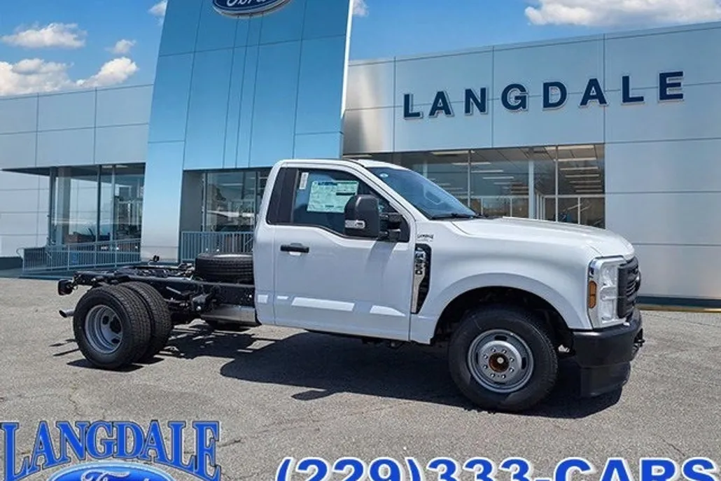 2025 Ford F-350 XL photo 1