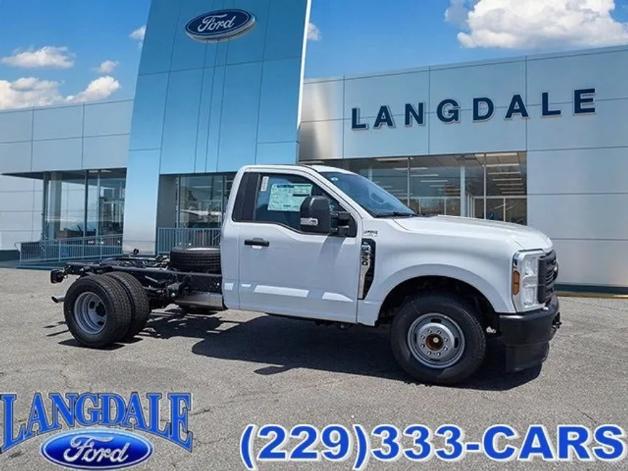 2025 Ford F-350 XL photo 1
