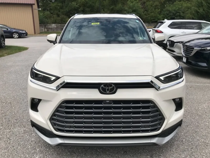2024 Toyota Highlander Hybrid MAX Platinum photo 1