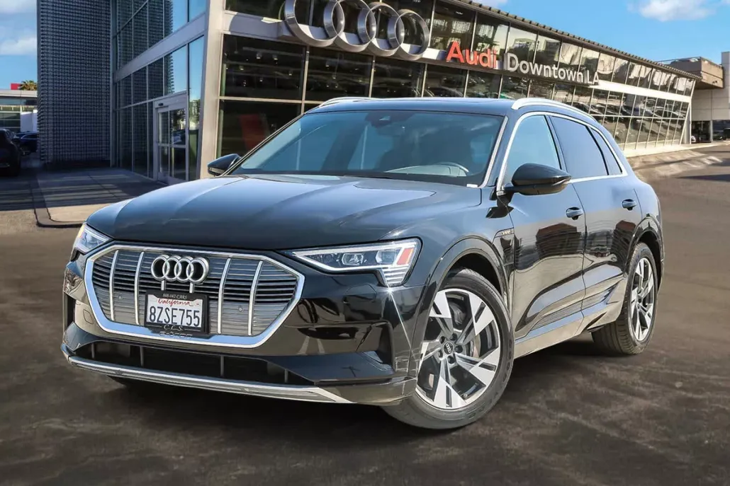 2022 Audi e-tron Premium photo 1