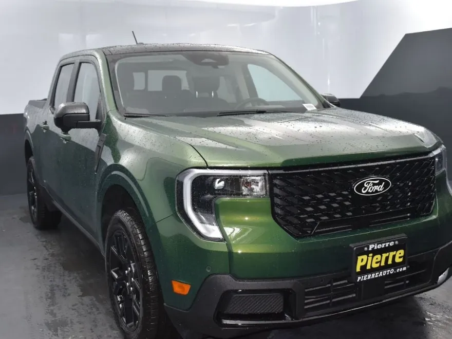 2025 Ford Maverick Lariat photo 1