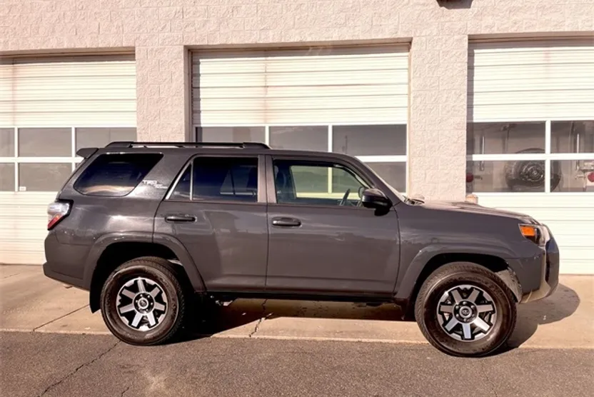 2024 Toyota 4Runner TRD Off-Road photo 1