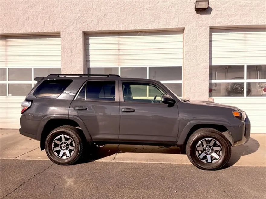 2024 Toyota 4Runner TRD Off-Road photo 1