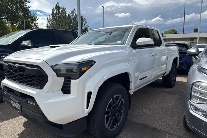 2024 Toyota Tacoma TRD Sport photo 1
