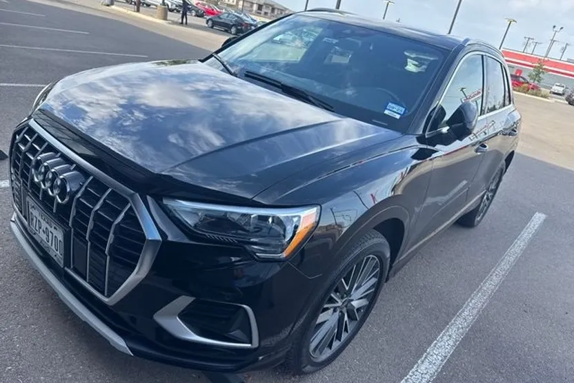 2022 Audi Q3 Premium photo 1