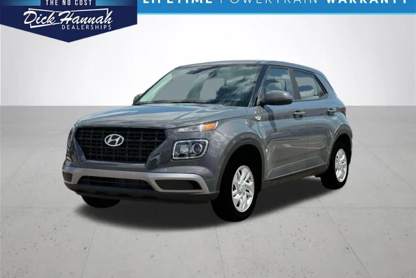 2025 Hyundai Venue SE photo 1