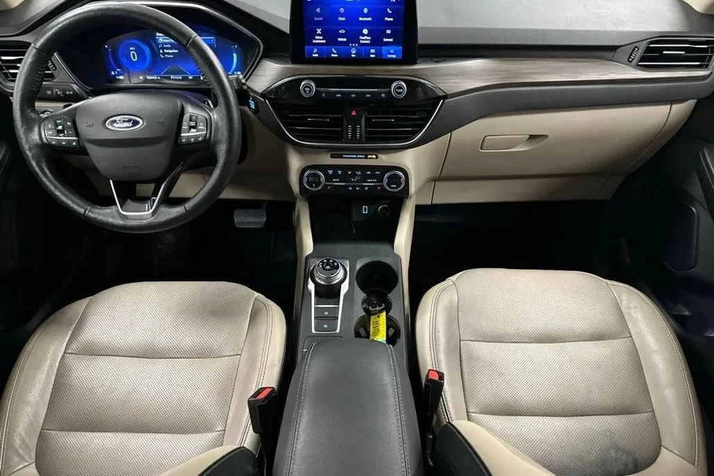 2020 Ford Escape Titanium photo 1