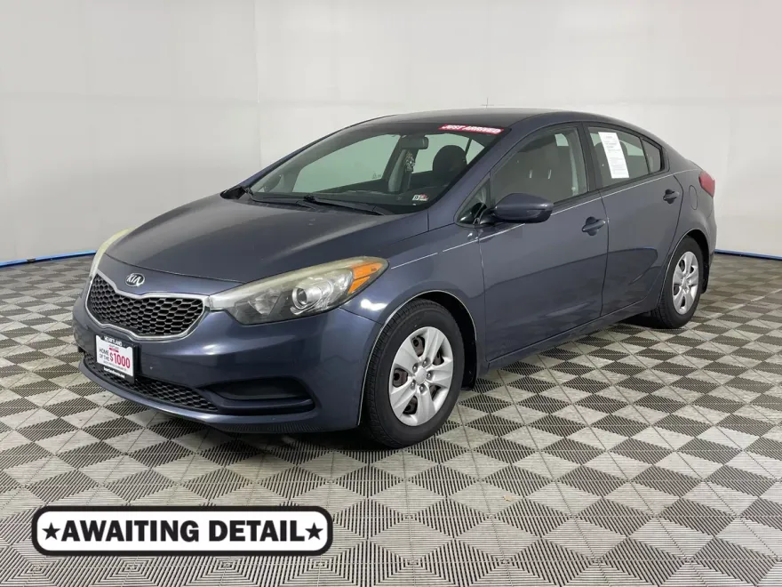 2016 Kia Forte LX photo 1