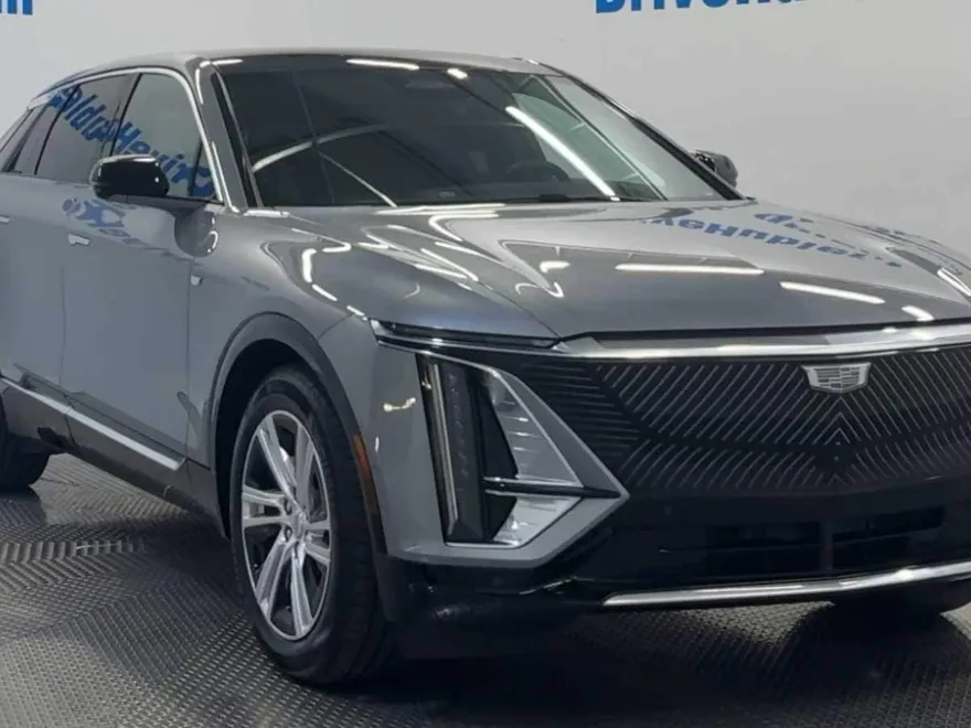 2024 Cadillac Lyriq Tech photo 1