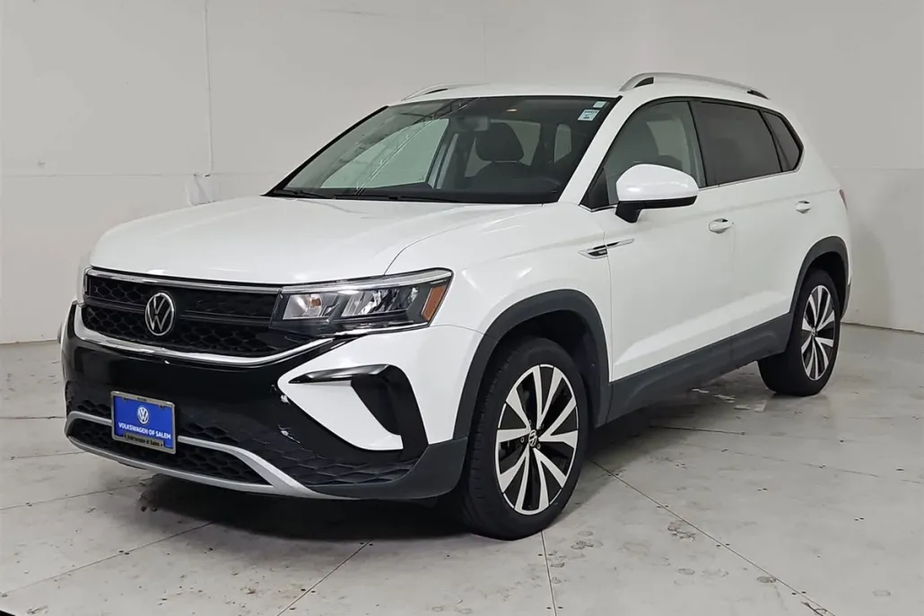 2022 Volkswagen Taos SE photo 1