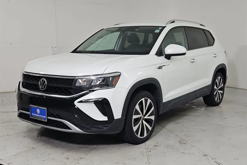 2022 Volkswagen Taos SE photo 1